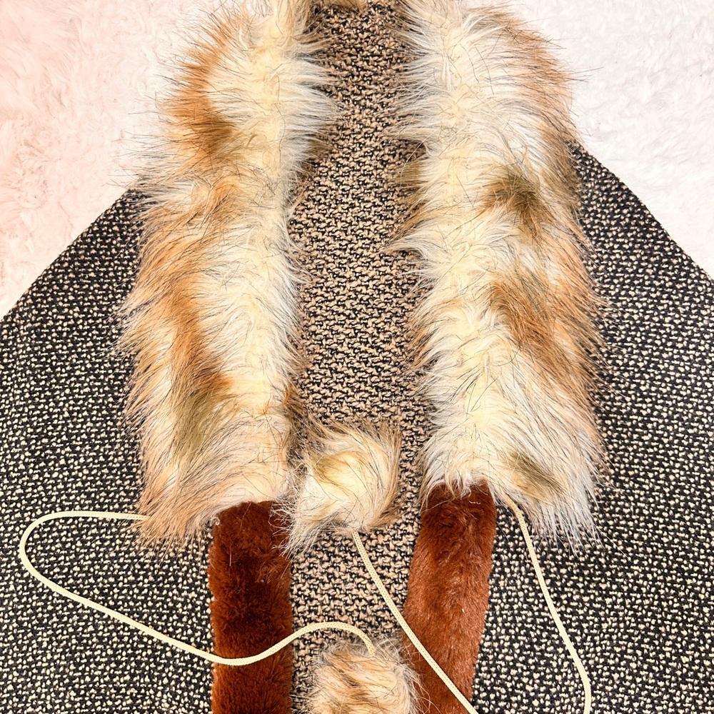 Faux Fur Trimmed Knit Scarf